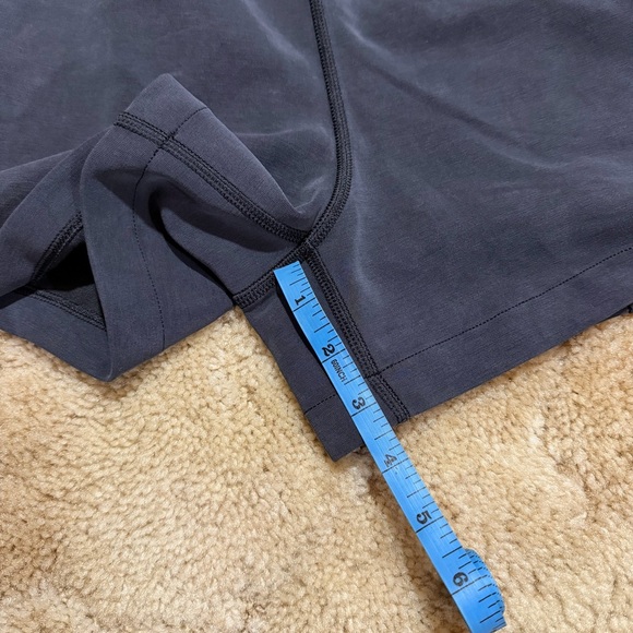 Lululemon Softstreme shorts - Picture 3 of 6